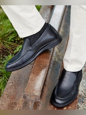 Amberjack The Loafer Men’s Dress Shoe In Obsidian Sz 8.5M